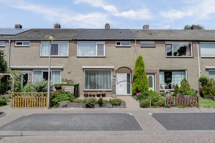 Foto van woning Moerbeistraat 8, Spijkenisse