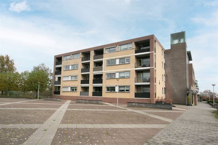 Molenakkerplein 45 in Weert