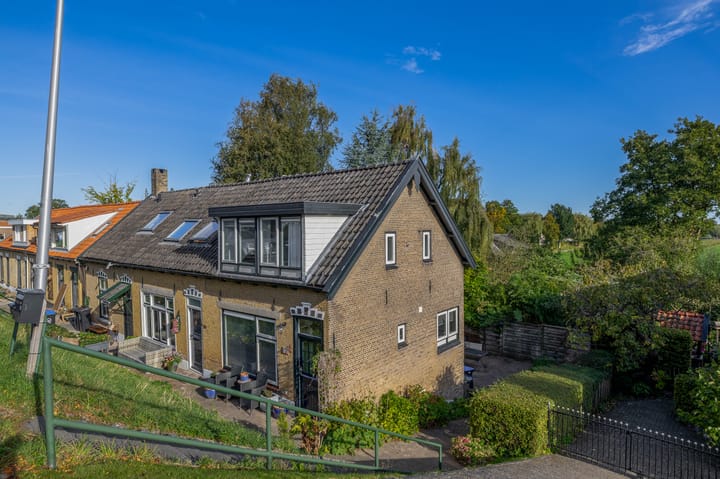 Photo of property Molendijk 18, Krimpen aan de Lek