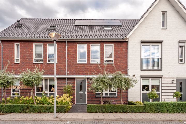 Photo of property Molendwarsstraat 6, Nederhemert