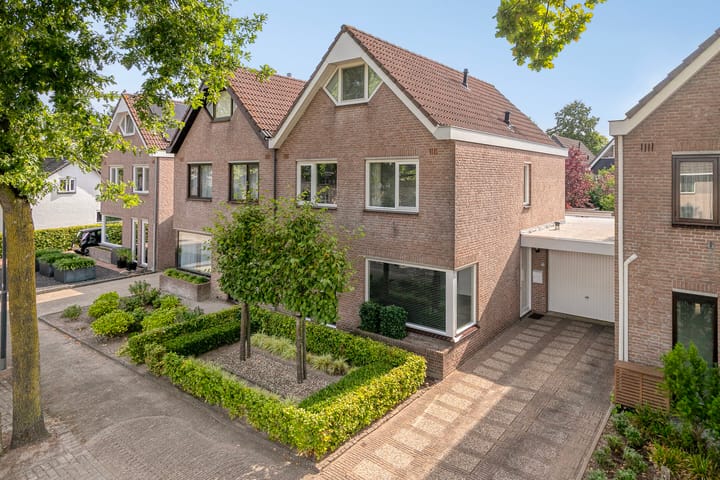 Photo of property Moleneind 31, Prinsenbeek
