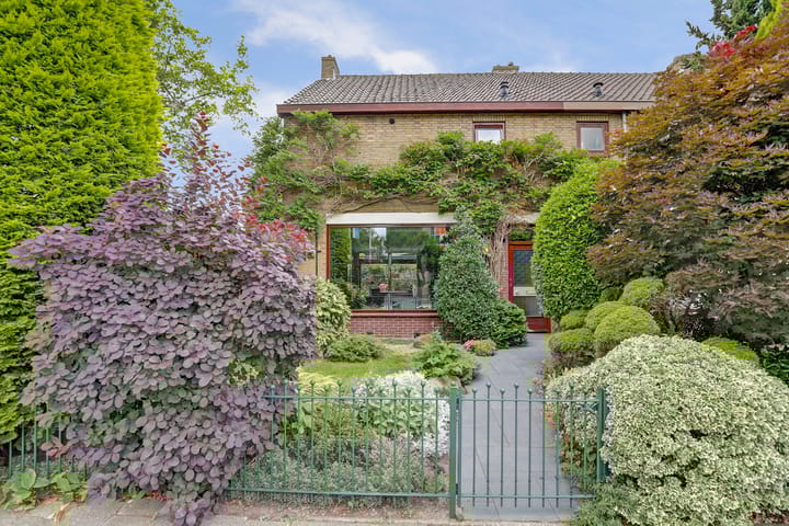 Photo of property Molenlaan 40, Honselersdijk