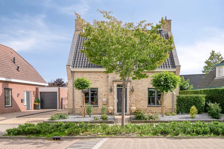 Molenlaan 9 in Dinteloord