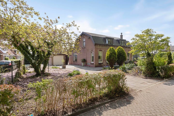 Photo of property Molenpad 11, Spijkenisse