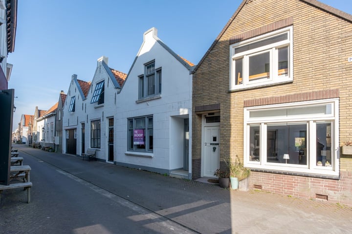 Photo of property Molenstraat 4, Brouwershaven