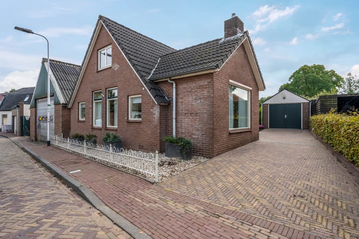 Molenstraat 62 in Sint Jansklooster