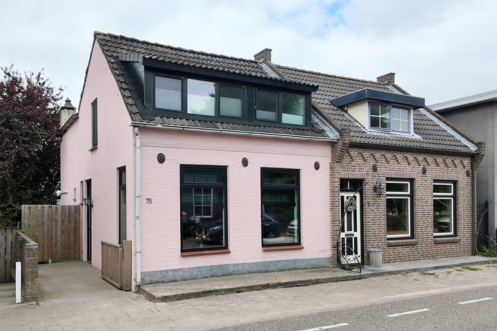 Molenstraat 75 in Fijnaart photo