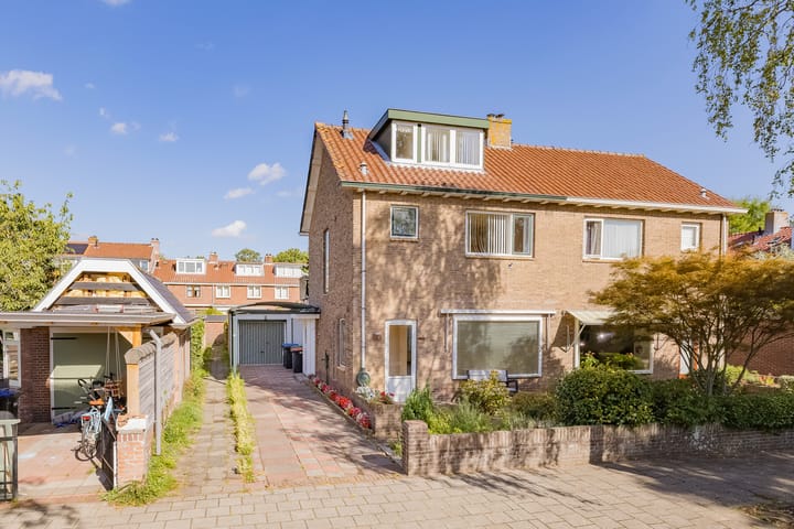 Molenveltlaan 3 in Santpoort-Noord