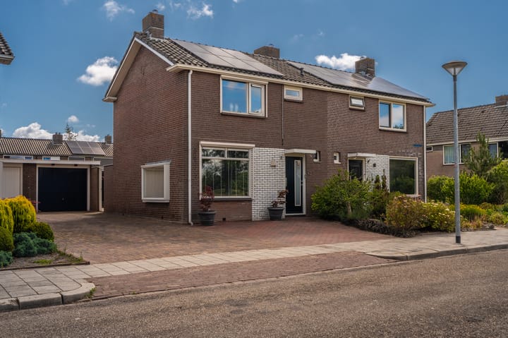 Mondsteen 43 in Delfzijl