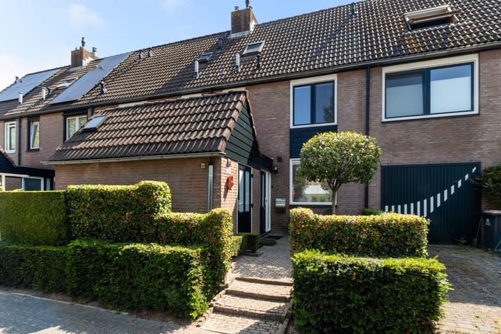 Monnickskamp 294 in Huizen