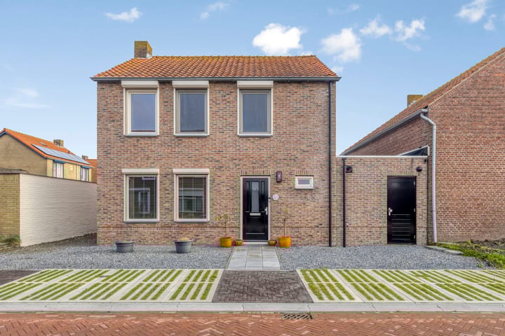 Monseigneur Luijpenstraat 1 in Hoofdplaat