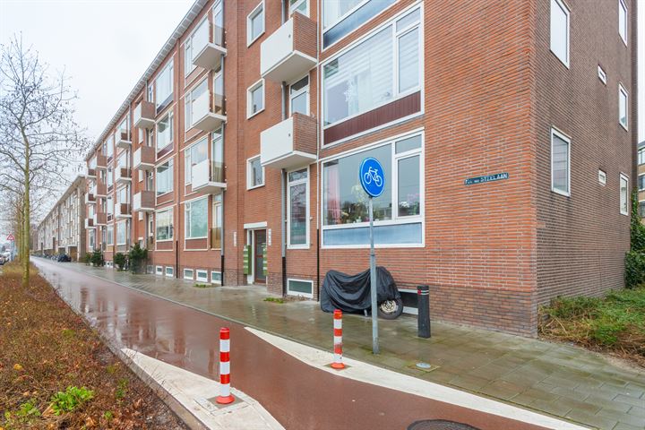 Monseigneur van Steelaan 128 in Voorburg