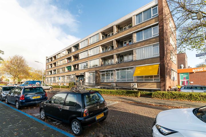 Monseigneur van Steelaan 392 in Voorburg