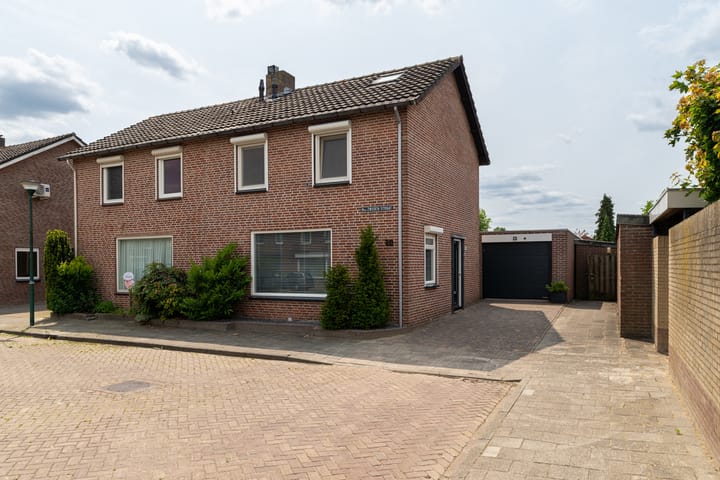 Monseigneur Zwijsenstraat 20 in Kaatsheuvel