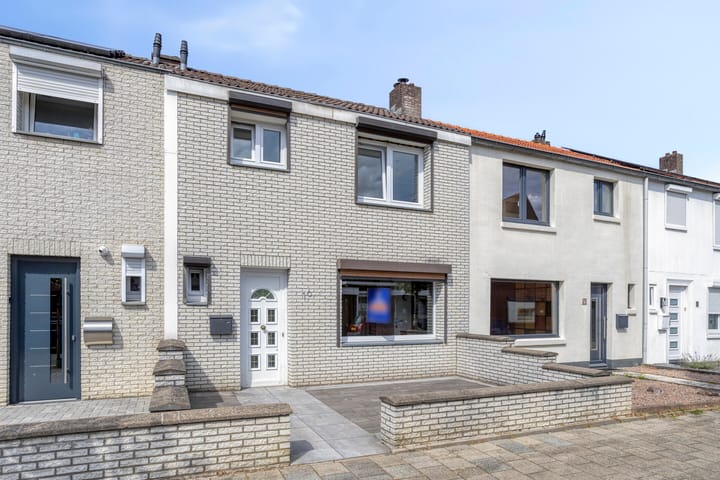 Montfortstraat 16 in Hoensbroek