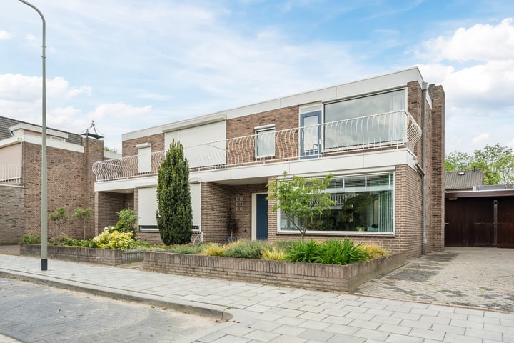 Montgomerystraat 8 in Oss