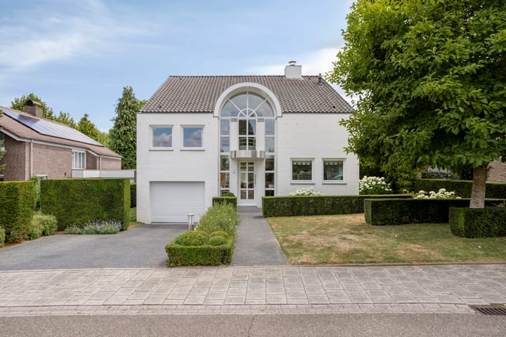 Montjoiestraat 4 in Munstergeleen