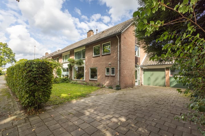 Mozartlaan 124 in Enschede Foto