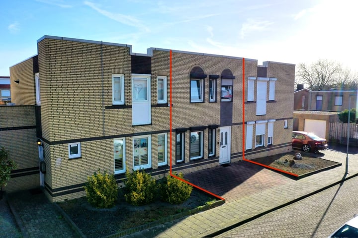 Photo of property Mozartstraat 47, Landgraaf