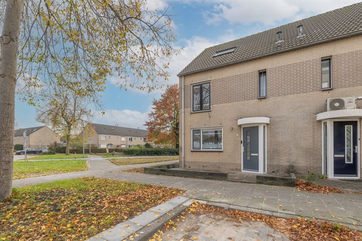 Photo of property Mozartweg 45, Almere