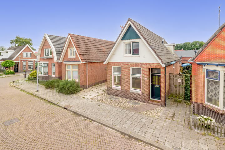 Photo of property Mr. A.J. de Sitterstraat 3, Winschoten