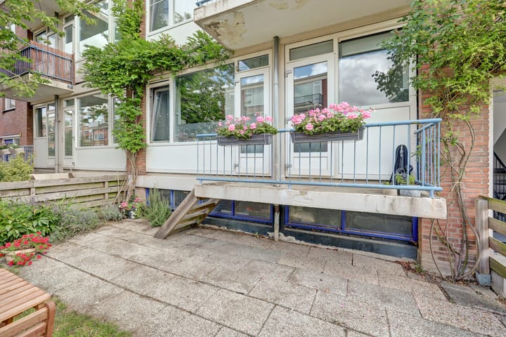 Photo of property Mr. Heemskerkstraat 8, Ridderkerk