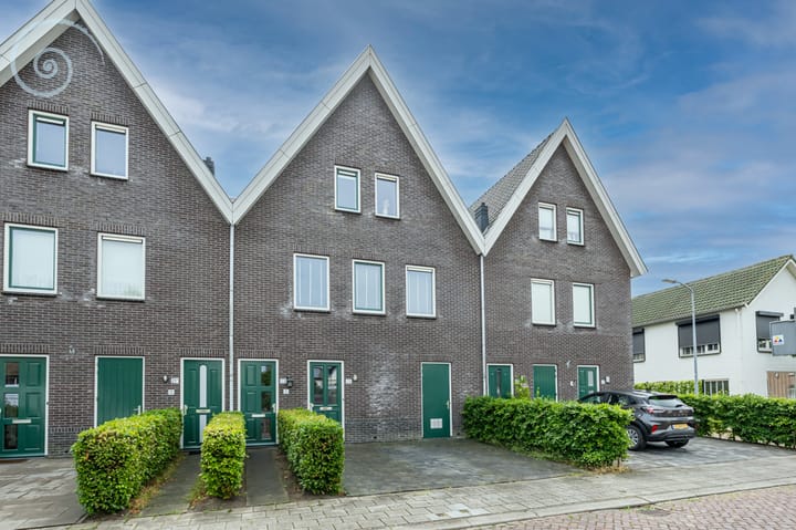 Mr Iman Caustraat 23 in Stellendam