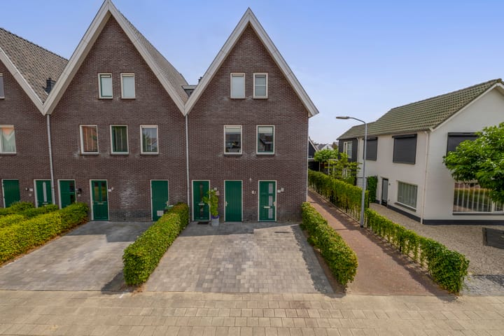 Mr Iman Caustraat 29 in Stellendam