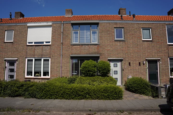 Mr. J.E. Risseeuwstraat 15 in Oostburg