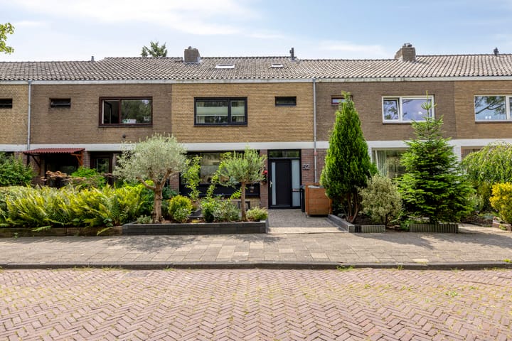 Photo of property Mr. Jan Tuningstraat 52, Naaldwijk
