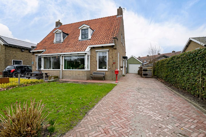 Photo of property Mr. Pieter Jelles Troelstrawei 67, Grou