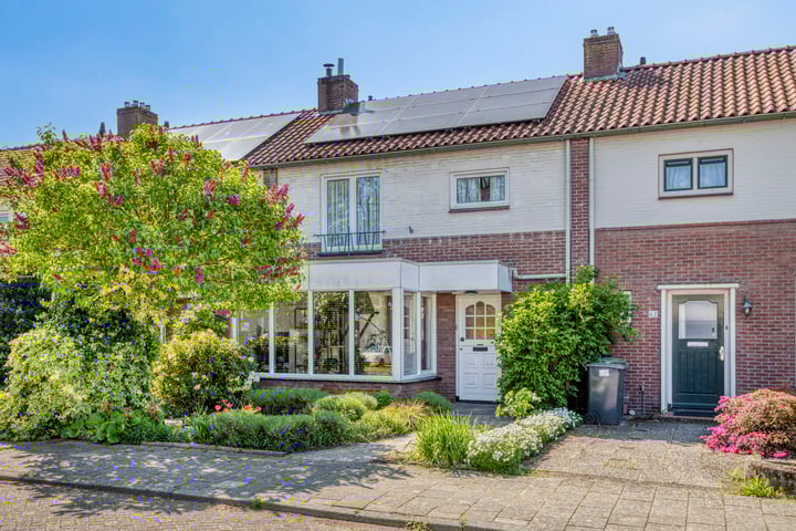 Mr. T.J. Verschuurstraat 60 in Best