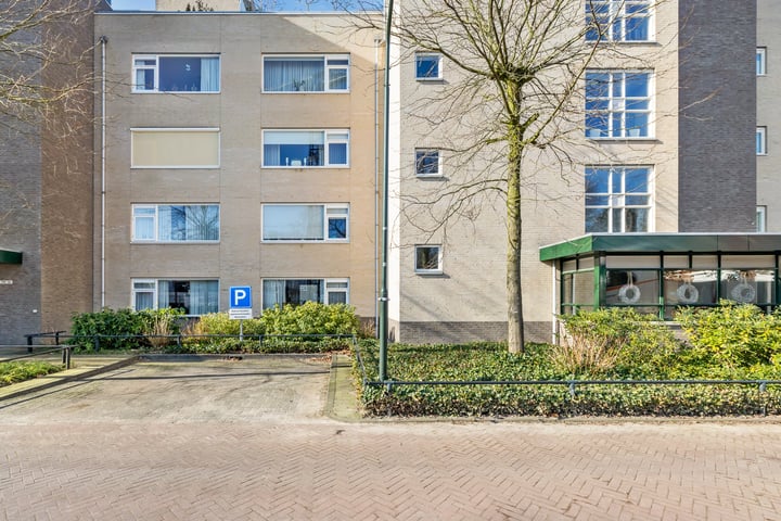 Photo of property Mr. van Coothstraat 24, Veghel