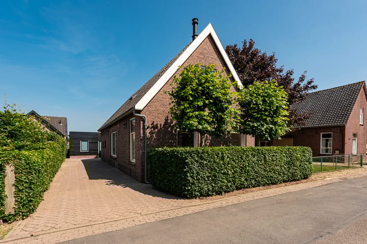 Photo of property Mr. W.M. Kolffstraat 1, Deil