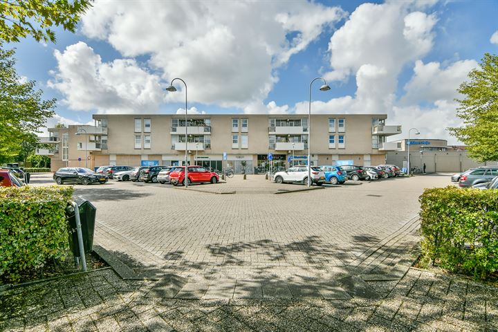 Photo of property Muiderbos 20, Hoofddorp