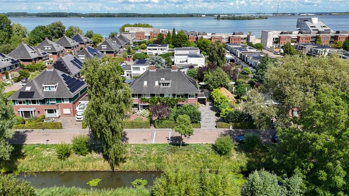 Muiderzand 4 in Huizen