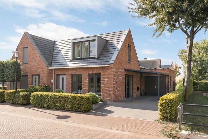Photo of property Munnikebeekhof 2, Ederveen