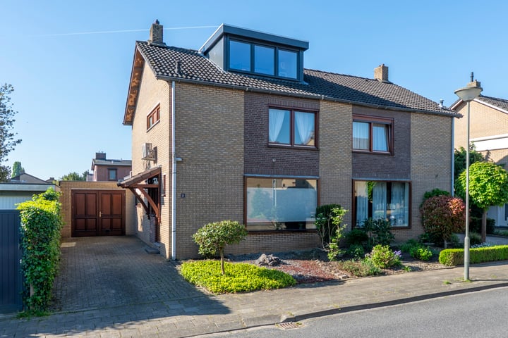 Muntstraat 21 in Born