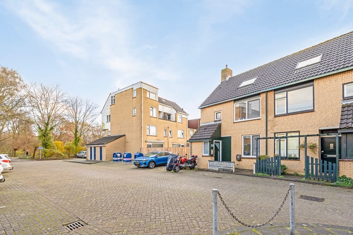 Muskadetgaard 14 in Spijkenisse