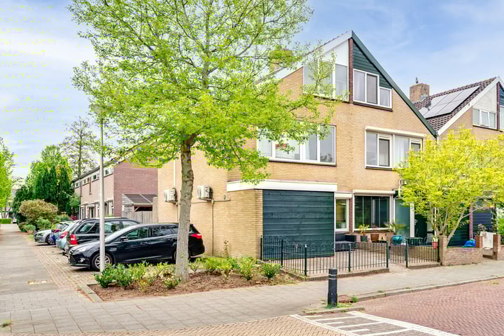 Nachtegaallaan 16 in Rozenburg