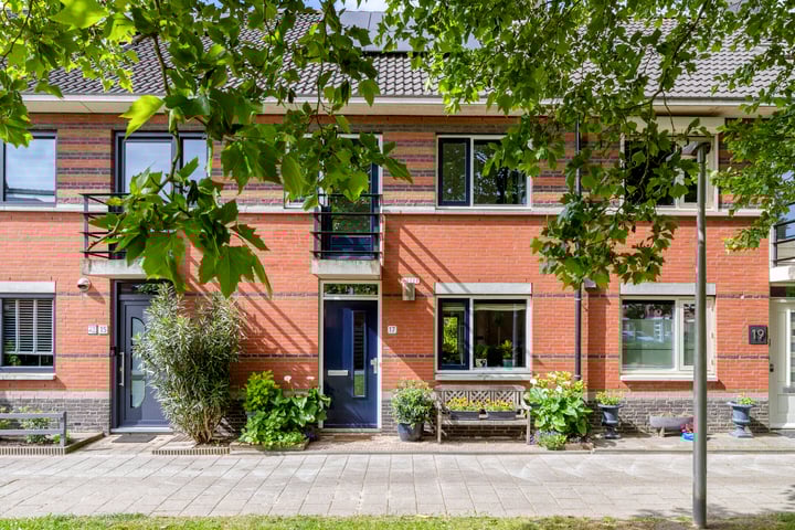 Narcisplantsoen 17 in Berkel en Rodenrijs Foto