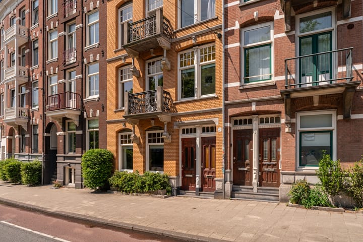 Nassaukade 57A-H in Amsterdam
