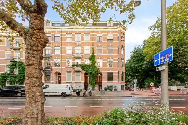 Nassaukade 64-2 in Amsterdam