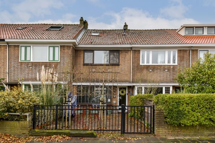 Photo of property Nassaulaan 58, Vlaardingen