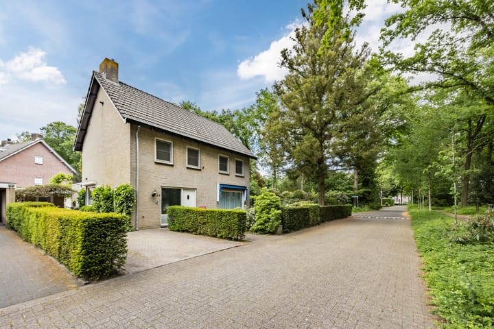 Nassaulaan 68 in Rijen