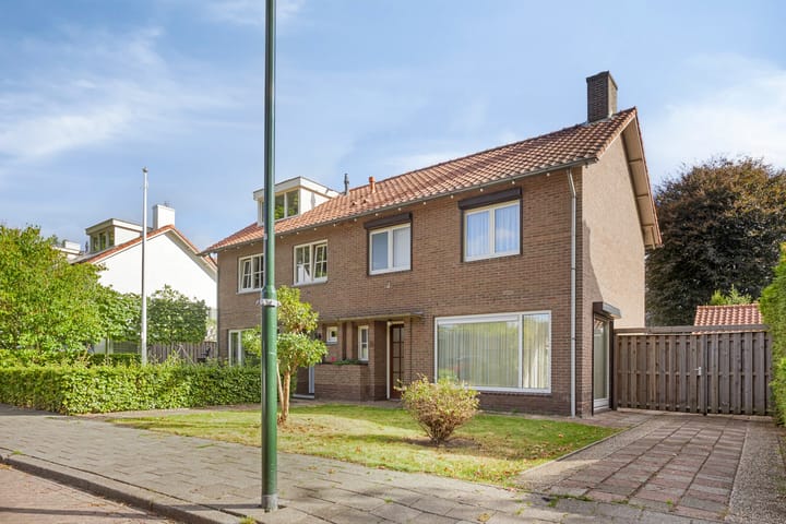 Nassaustraat 10 in Son en Breugel