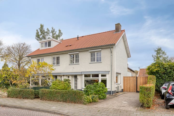 Nassaustraat 18 in Son en Breugel