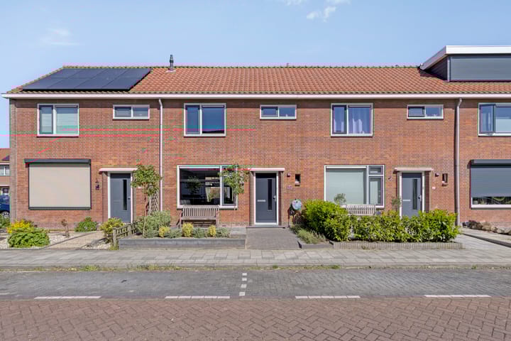 Photo of property Nassaustraat 27, Strijen