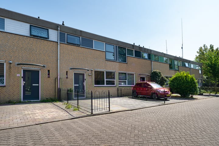 Photo of property Navarrastraat 10, Alkmaar