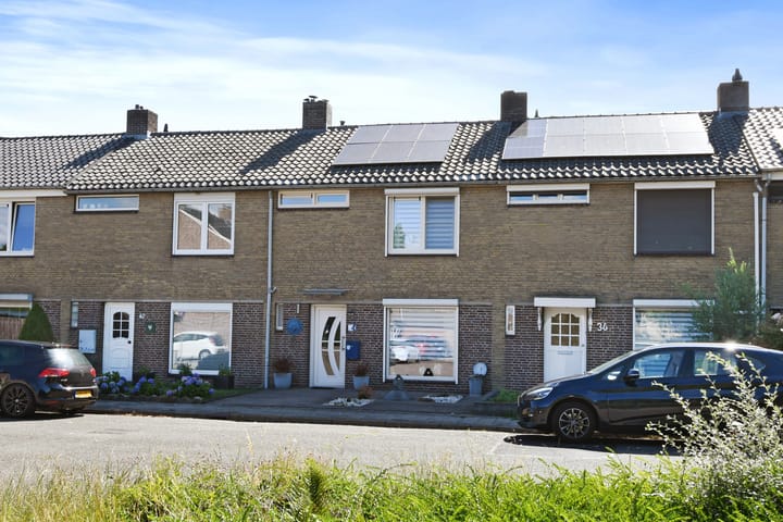 Nedermaaslaan 38 in Weert photo